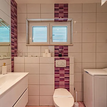 Soldo By Guide Hodilje